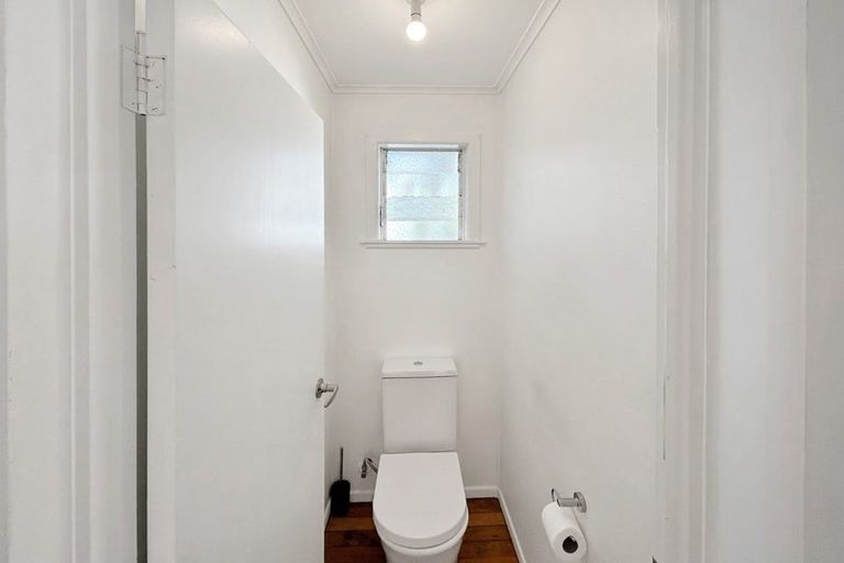Photo of property in 832 Whangaparaoa Road, Manly, Whangaparaoa, 0930