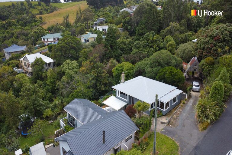 Photo of property in 15 Porterfield Street, Macandrew Bay, Dunedin, 9014