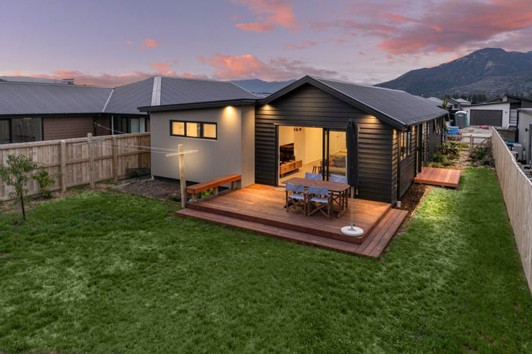 Photo of property in 9 Waddell Street, Lake Hawea, 9382