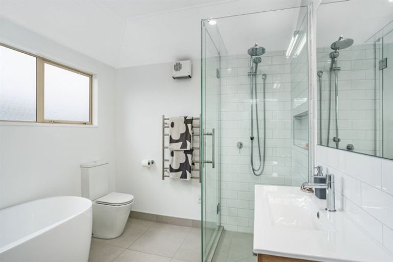 Photo of property in 30 Centaurus Road, Cashmere, Christchurch, 8022