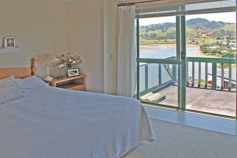 Photo of property in 25 Ridge Road, Tairua, 3508