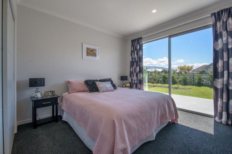 Photo of property in 15 De Bettencor Place, Mount Pisa, Cromwell, 9383