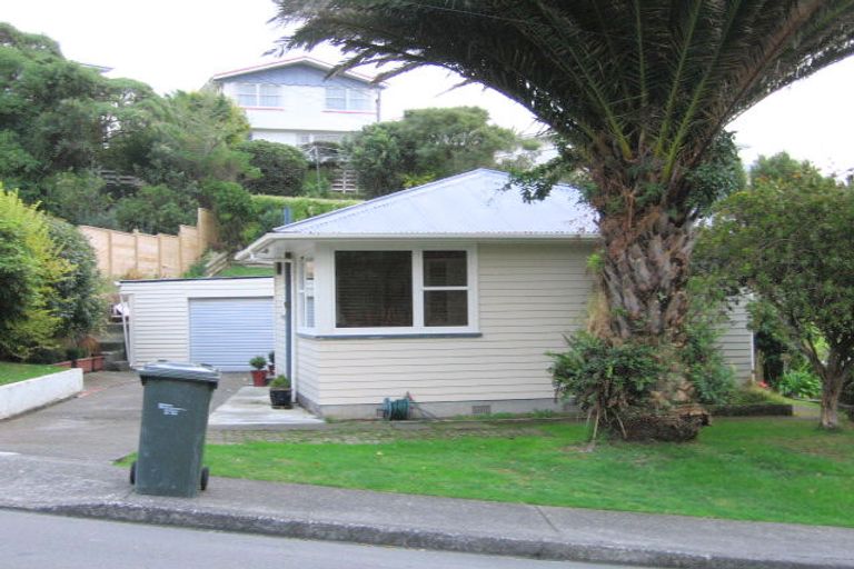 Photo of property in 45 Catherine Crescent, Paparangi, Wellington, 6037