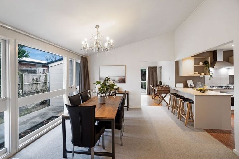 Photo of property in 101b Yaldhurst Road, Sockburn, Christchurch, 8042