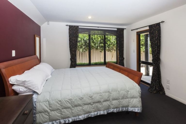 Photo of property in 1/135 Fendalton Road, Fendalton, Christchurch, 8052