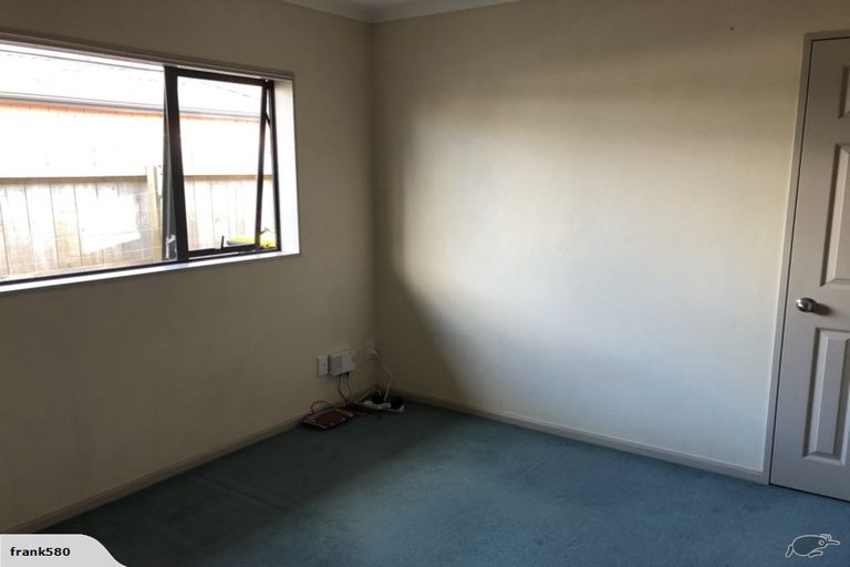 Photo of property in 15 Belcoo Crescent, East Tamaki, Auckland, 2013
