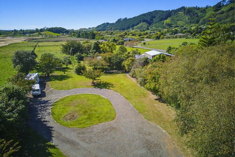 Photo of property in 63 South Manakau Road, Manakau, Otaki, 5583