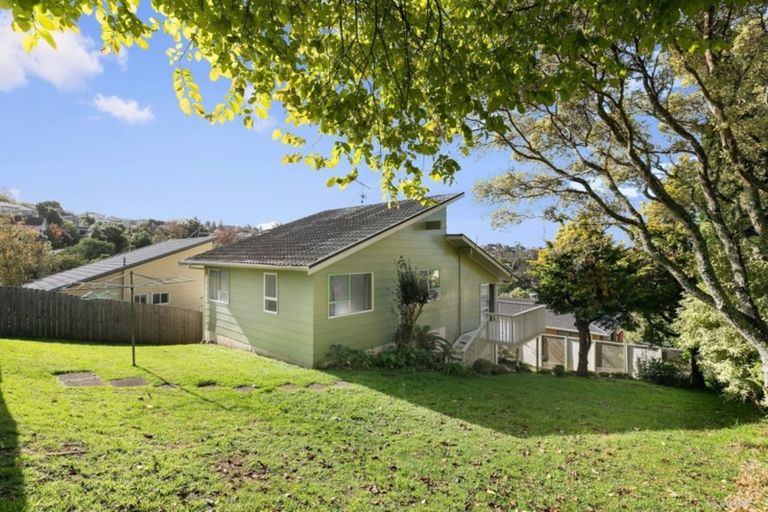 Photo of property in 2/10 Glenvale Place, Totara Vale, Auckland, 0629