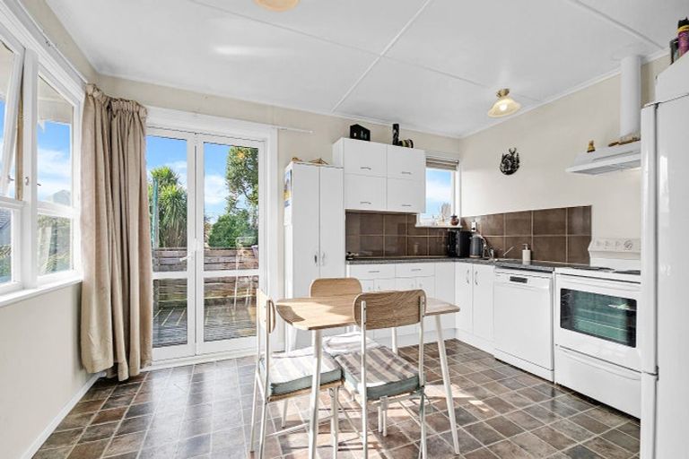 Photo of property in 6 Elliott Crescent, Owhata, Rotorua, 3010