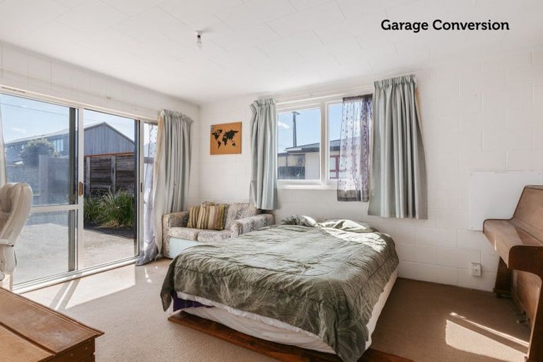 Photo of property in 22 Karewa Parade, Papamoa Beach, Papamoa, 3118