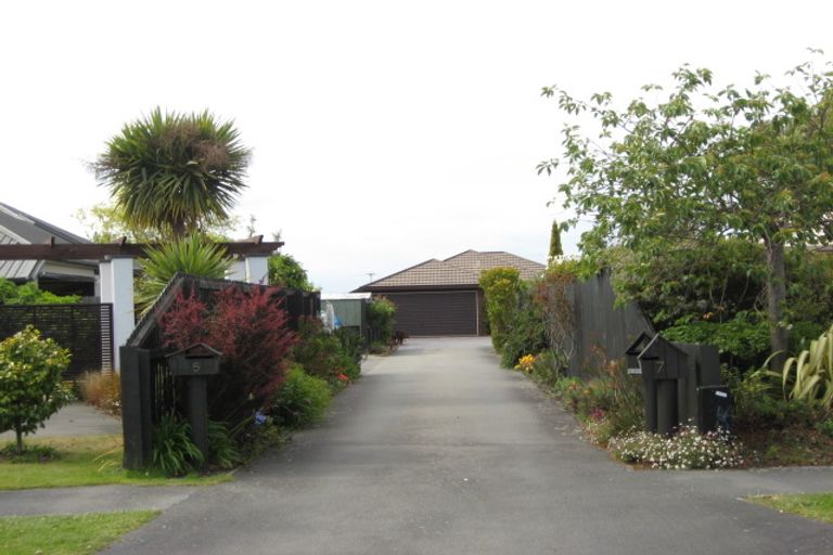 Photo of property in 5 Fieldmoor Place, Parklands, Christchurch, 8083