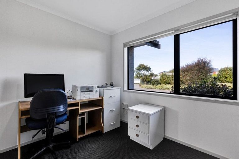 Photo of property in 3 Larlin Heights, Hawera, 4675