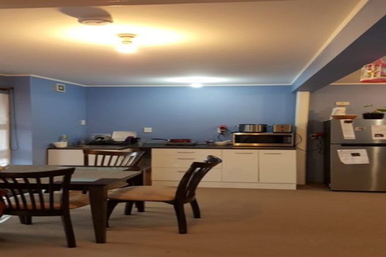 Photo of property in 9 Walnut Lane, Browns Bay, Auckland, 0630