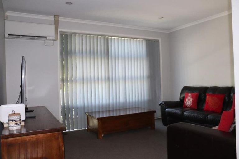 Photo of property in 8 Kaki Lane, Takanini, 2112