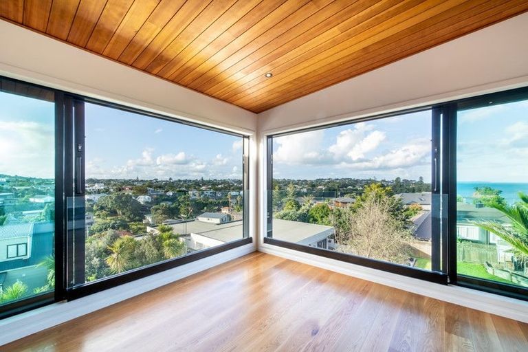 Photo of property in 2a Sharon Road, Waiake, Auckland, 0630