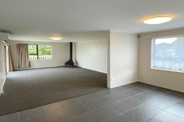 Photo of property in 25 Virgo Place, Glen Eden, Auckland, 0602