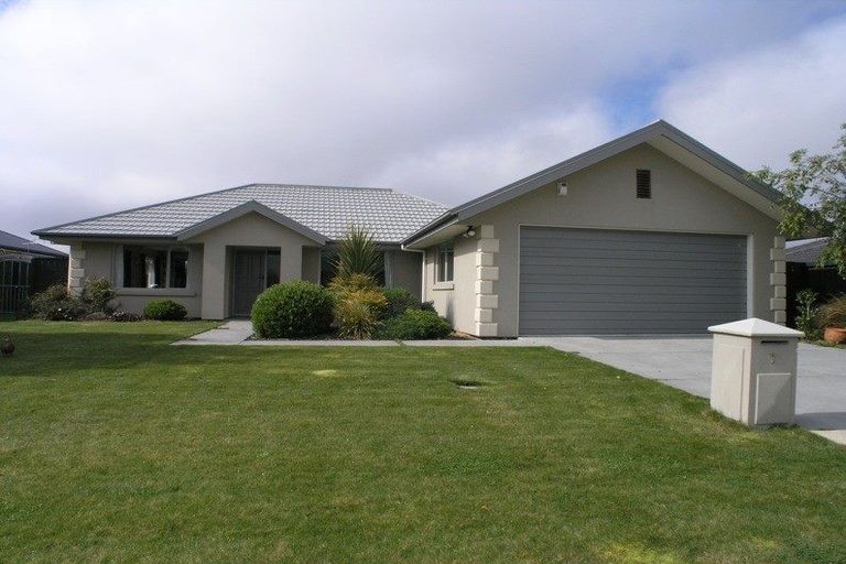 Photo of property in 7 Jasper Place, Northwood, Christchurch, 8051