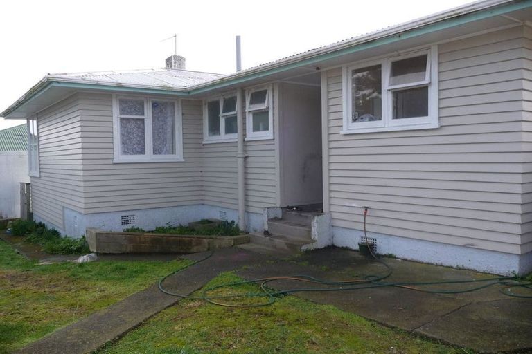 Photo of property in 12 Cornwall Crescent, Cannons Creek, Porirua, 5024