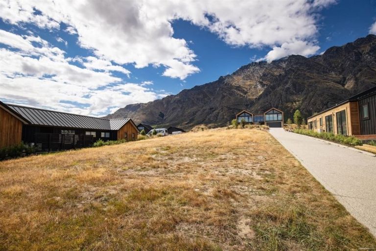 Photo of property in 19 Falconer Rise, Jacks Point, Queenstown, 9371
