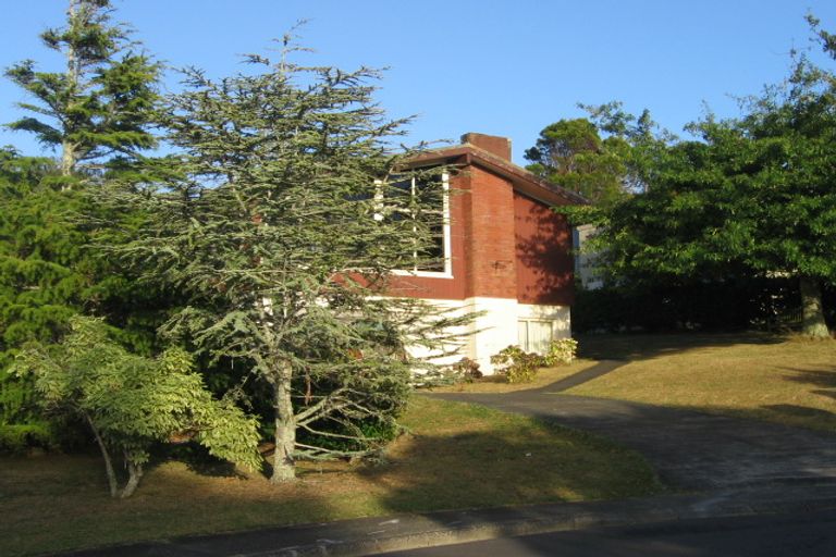 Photo of property in 14 Northwick Place, Hillcrest, Auckland, 0627