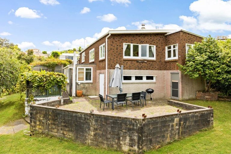 Photo of property in 12 Korotaha Terrace, Rothesay Bay, Auckland, 0630