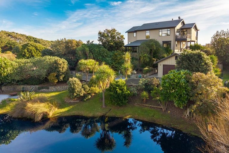 Photo of property in 8 Beachview Grove, Peka Peka, Waikanae, 5391