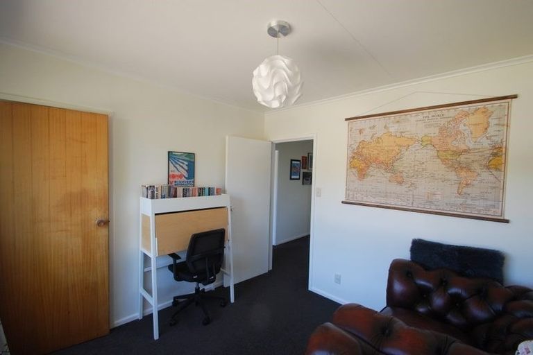 Photo of property in 109 Taylor Terrace, Tawa, Wellington, 5028