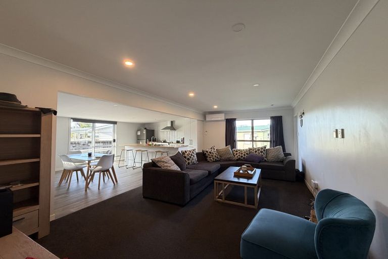 Photo of property in 44 Athenree Road, Athenree, Katikati, 3177