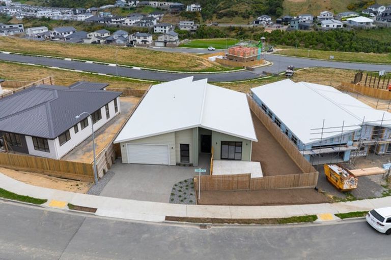 Photo of property in 67 Crompton Avenue, Churton Park, Wellington, 6037