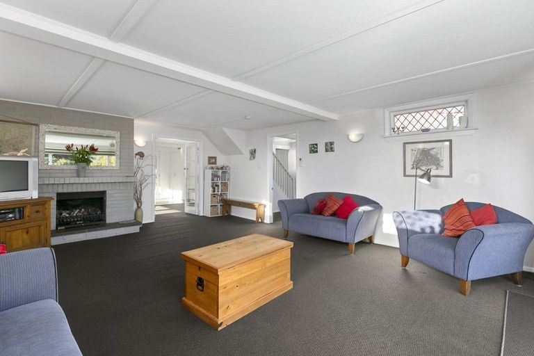 Photo of property in 18 Howard Street, Macandrew Bay, Dunedin, 9014