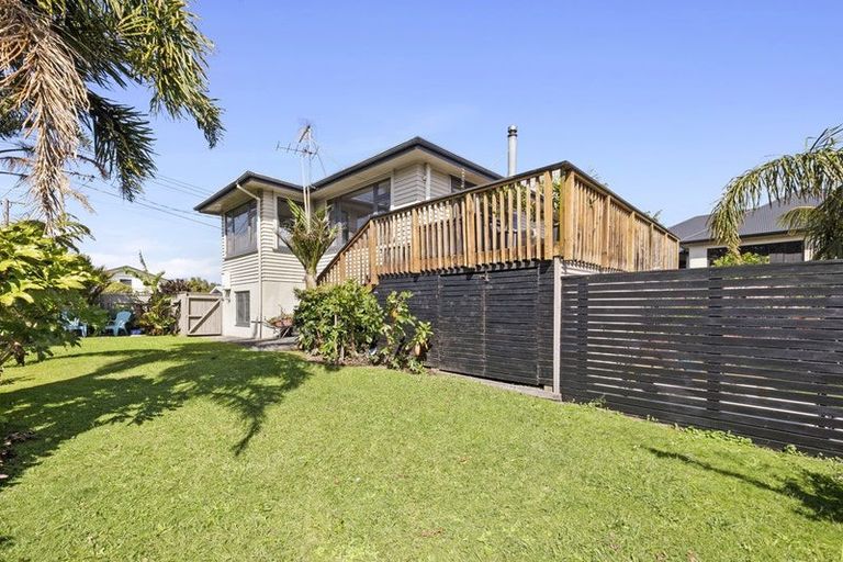 Photo of property in 10 Bulteel Street, New Plymouth, 4310