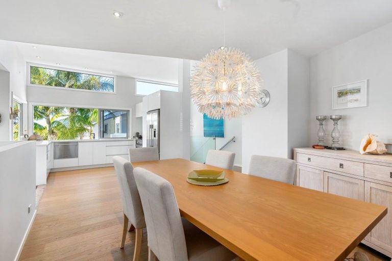 Photo of property in 517b Ocean Road, Whangamata, 3620