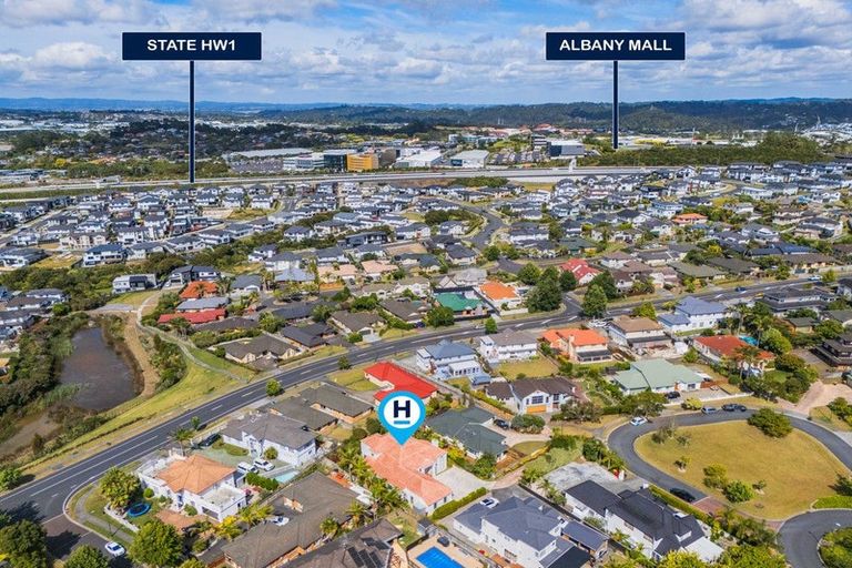 Photo of property in 21 Te Hoe Grove, Pinehill, Auckland, 0632