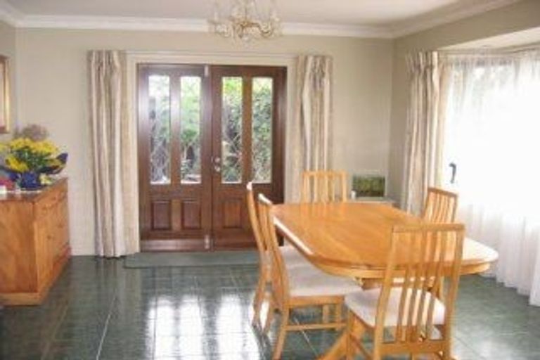 Photo of property in 53 Clifton Terrace, Fitzherbert, Palmerston North, 4410