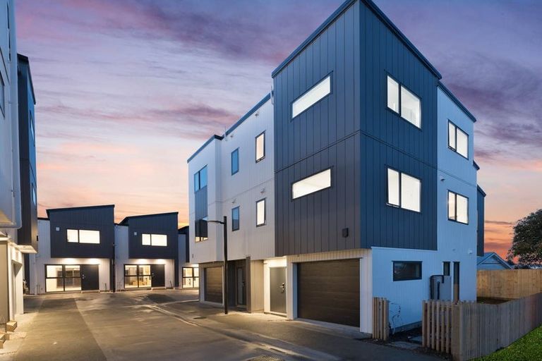 Photo of property in 64b Triangle Road, Massey, Auckland, 0614