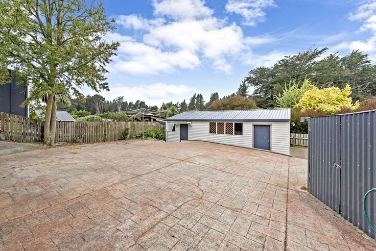 Photo of property in 1 Beach Crescent, Waikuku Beach, 7473
