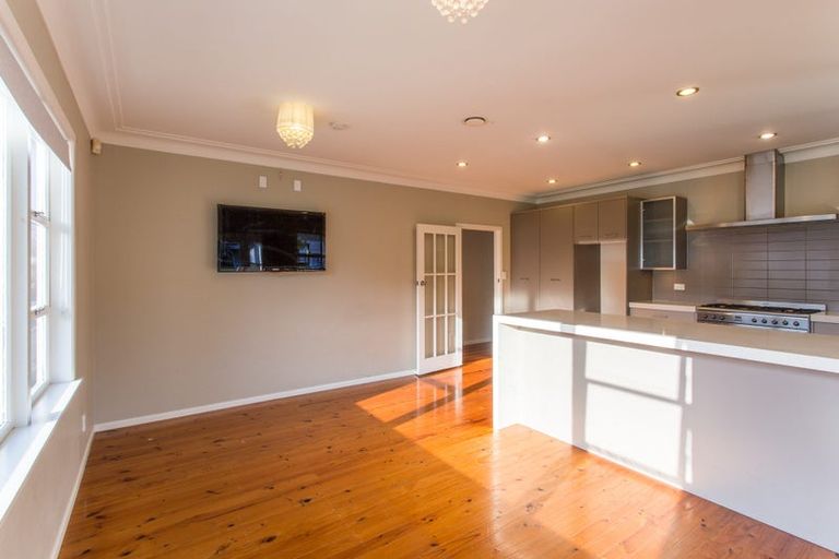 Photo of property in 16 Croydon Road, New Lynn, Auckland, 0600