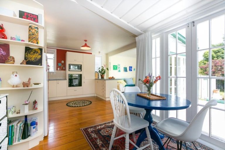 Photo of property in 24 Dunn Street, Egmont Village, 4372