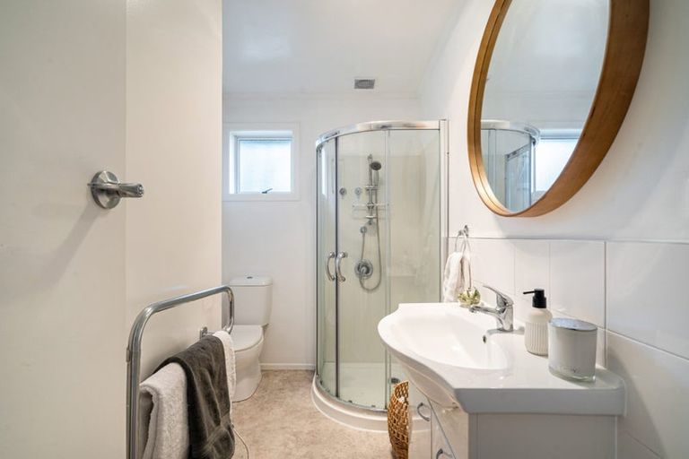 Photo of property in 2/36a Salisbury Road, Birkdale, Auckland, 0626