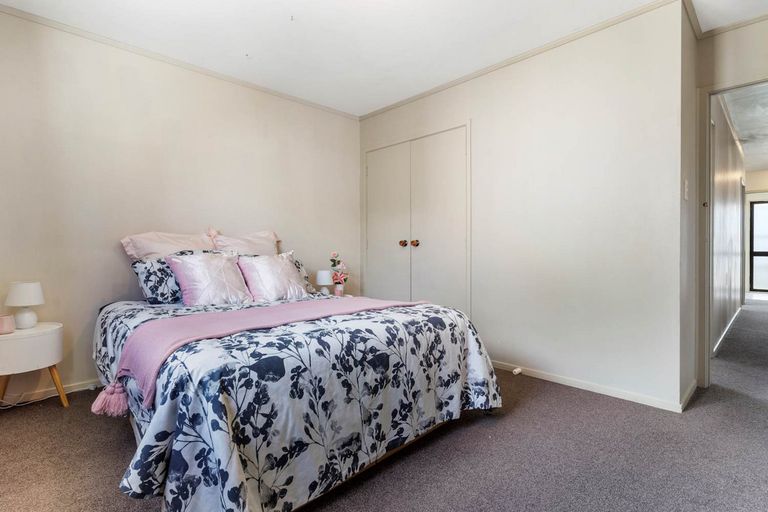 Photo of property in 179 Solar Road, Glen Eden, Auckland, 0602