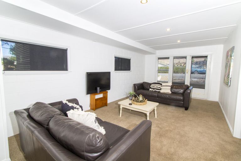 Photo of property in 8 Monaghan Street, Cromwell, 9310