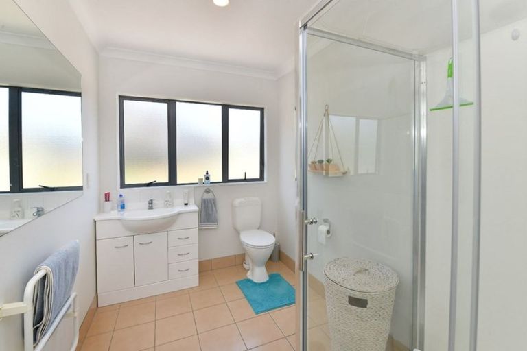 Photo of property in 52 Alec Craig Way, Gulf Harbour, Whangaparaoa, 0930