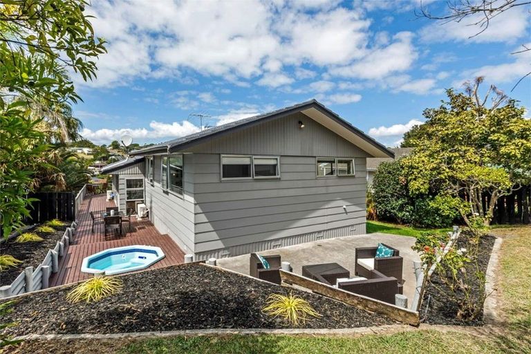 Photo of property in 5 Freya Place, Torbay, Auckland, 0630