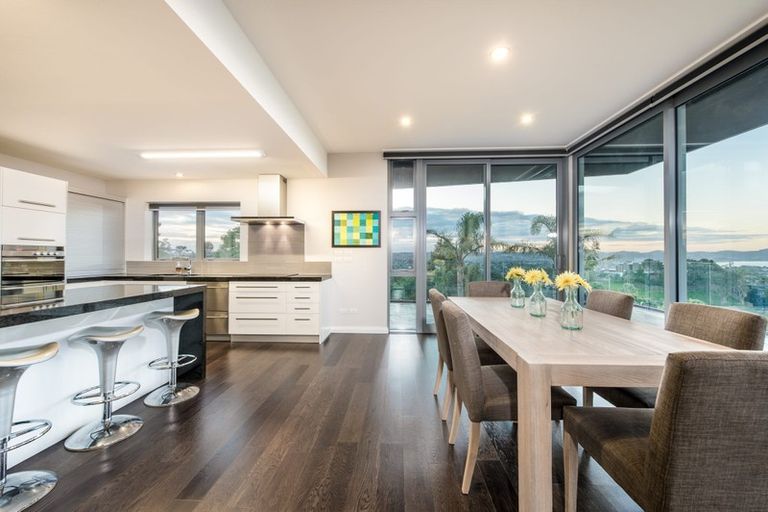 Photo of property in 201 Whangaparaoa Road, Red Beach, 0932