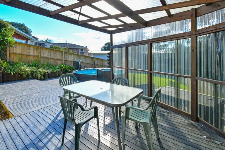Photo of property in 102 Lawrence Crescent, Hillpark, Auckland, 2102
