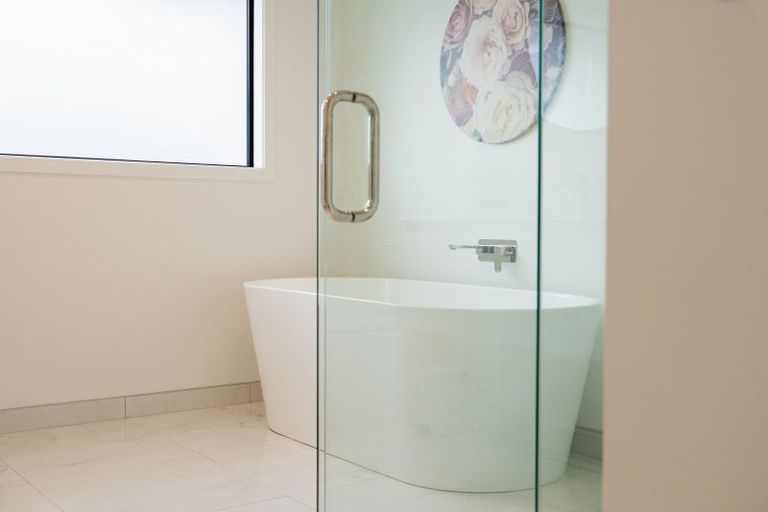 Photo of property in 18 Caledonia Drive, Mosgiel, 9024