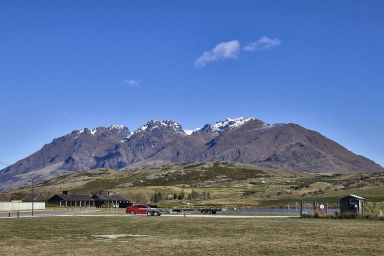 Photo of property in 33 Mulholland Drive, Jacks Point, 9371