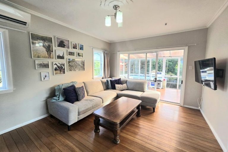 Photo of property in 28 The Drive, Tawa, Wellington, 5028