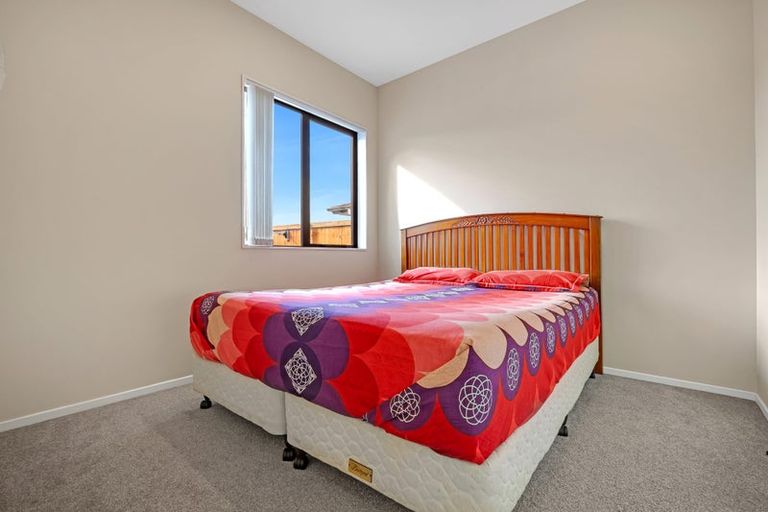 Photo of property in 26 Survila Street, Takanini, 2110