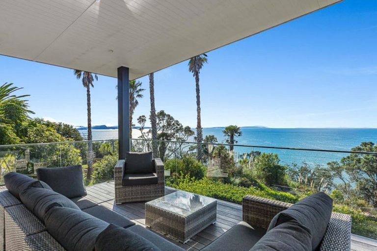 Photo of property in 102 Vipond Road, Stanmore Bay, Whangaparaoa, 0932